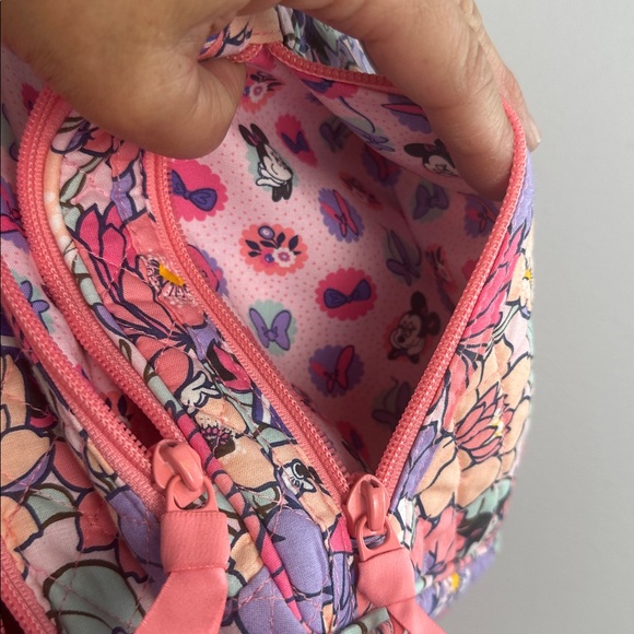 Disney Vera Bradley Minnie Mouse Large Sling Bag Backpack in Garden Party 2021 - Picture 9 of 16